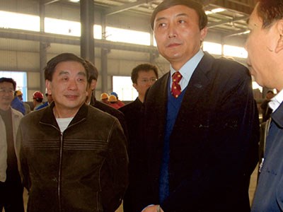 原湖南省副省長徐明華視察生產車間，彭琪董事長現(xiàn)場陪同